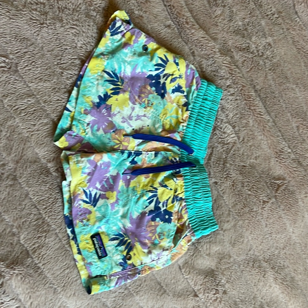 Patagonia floral shorts ,size small, EUC
